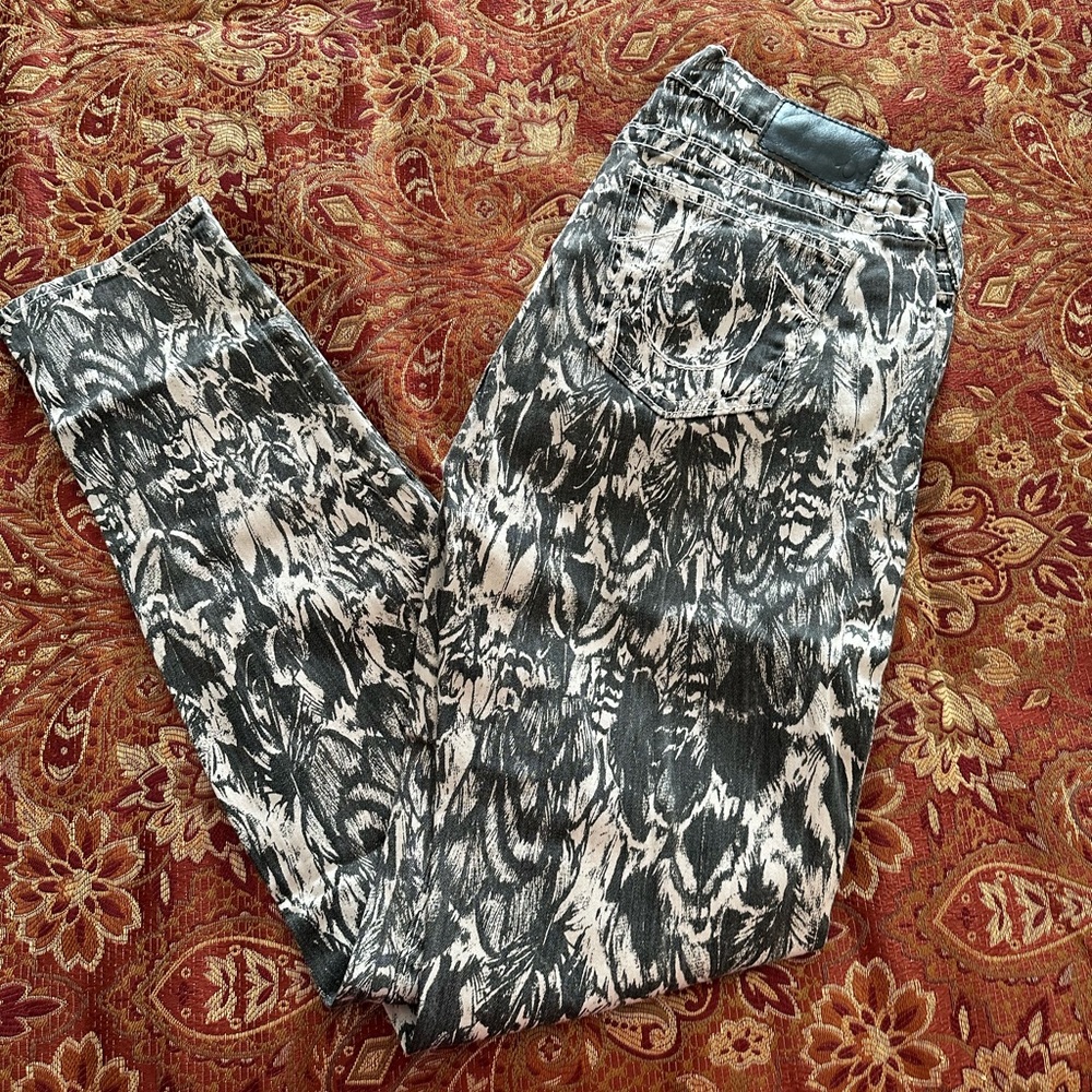 TRUE RELIGION WOMENS JEANS STRETCH SIZE 31